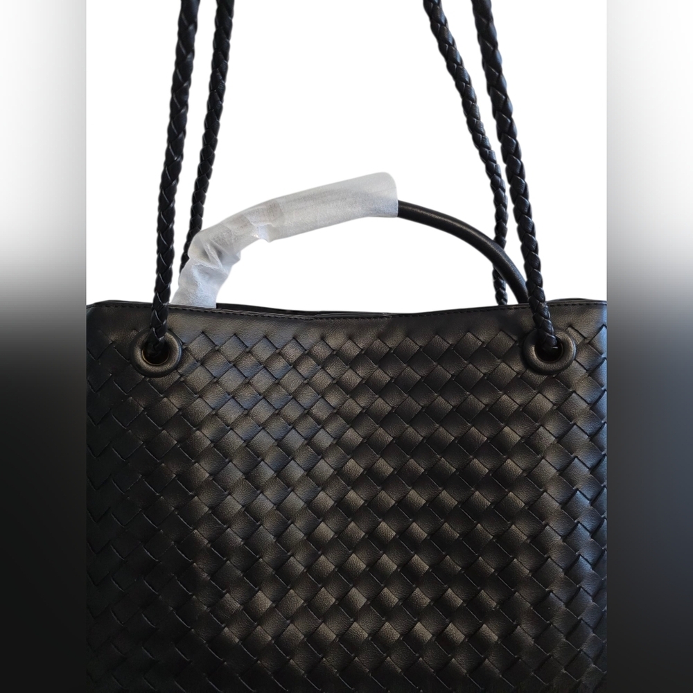 Black Woven Handbag - Picture 6 of 12